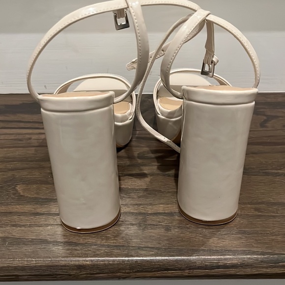 LESSA BONE PATENT Steve Madden - Picture 2 of 4